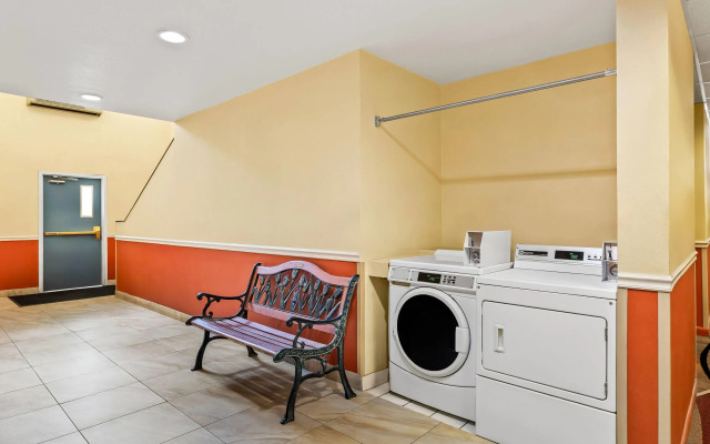 Super 8 by Wyndham Marana/Tucson Area