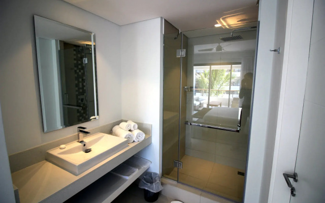 Element Bay 2 Beach Apartments By Barnes
