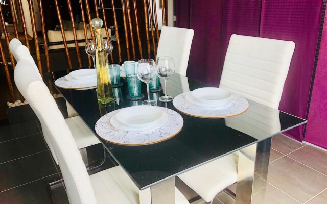 Luxurious Apartment In The Best Town