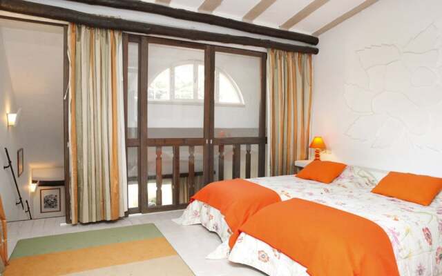 Cozy Golf Villa in Cascais