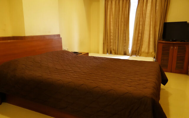 Hotel Lucky Goregaon