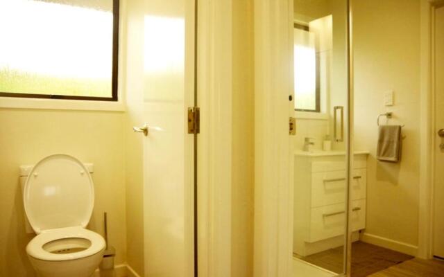 Lake Domain Boarding Holiday House