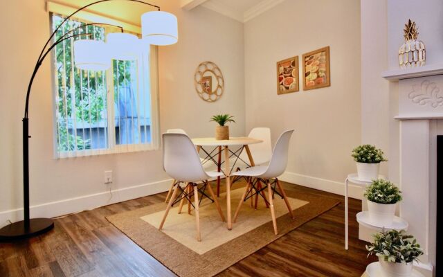 LA Westwood Deluxe Suites