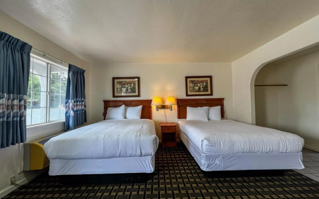 Deluxe Inn