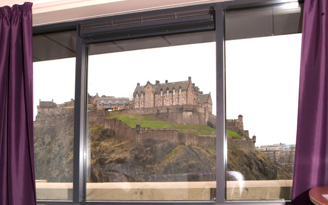 Premier Inn Edinburgh Princes Street