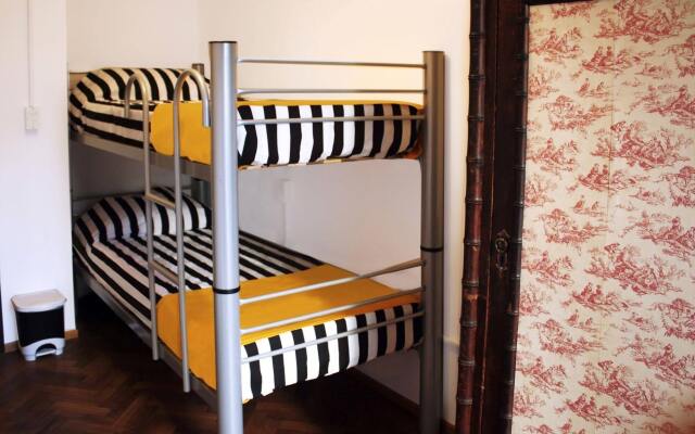 Play Hostel Soho