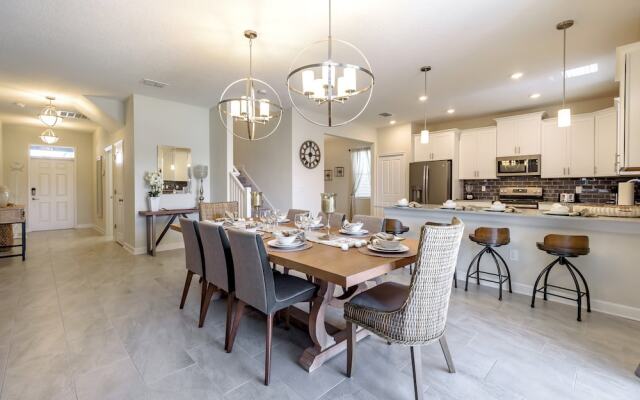 6 Bdrm High End Champions Gate Villa