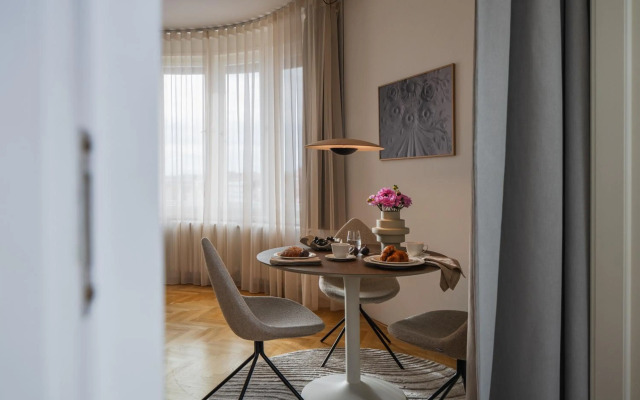 Sophisticated Apartment in Vinohrady by Prague Days