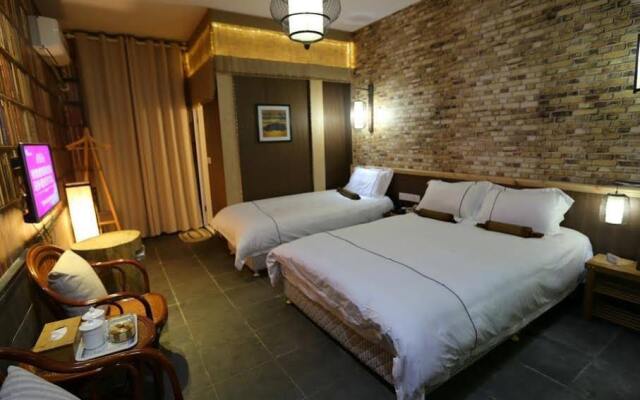Zhouzhuang Romantic Traveling View Residence
