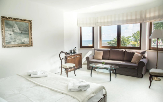 COLUMBUS Ustka - Limanowskiego 1