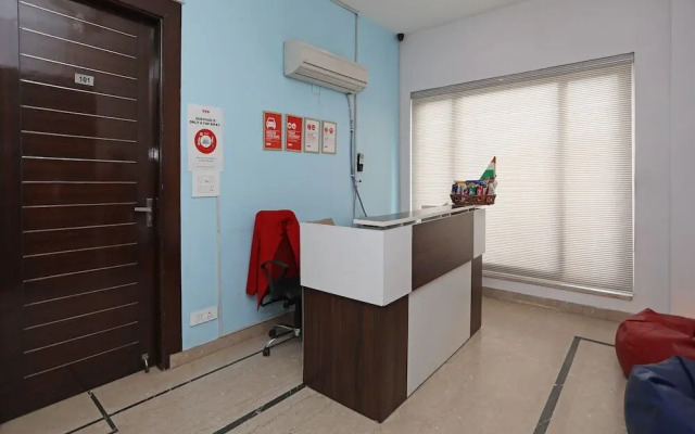 The Signature Hotel By OYO Rooms