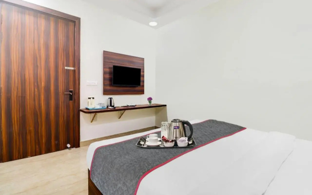 Collection O 701138 Hotel Golden Grand