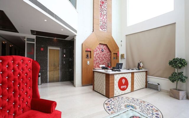 OYO 9532 Hotel Q-Cent