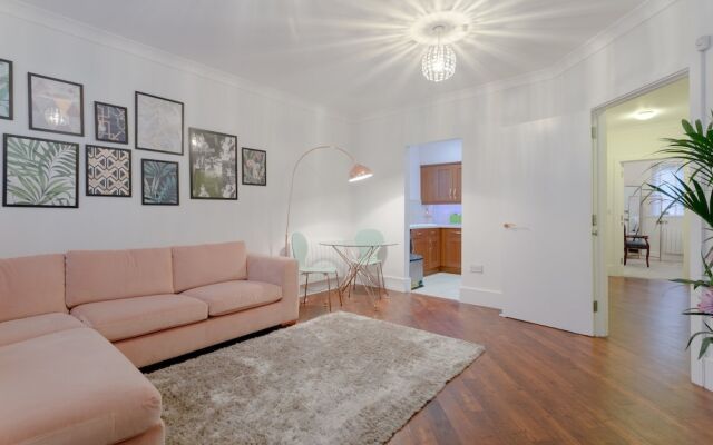 Refurbished 2 Bedroom Flat in Haggerston