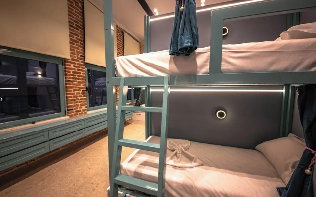 Vega 43 Hostel