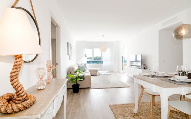 ALB301-New 2 bedroom apt with shared roof top pool