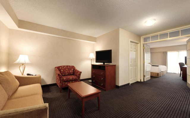 Hampton Inn & Suites Kansas City-Country Club Plaza