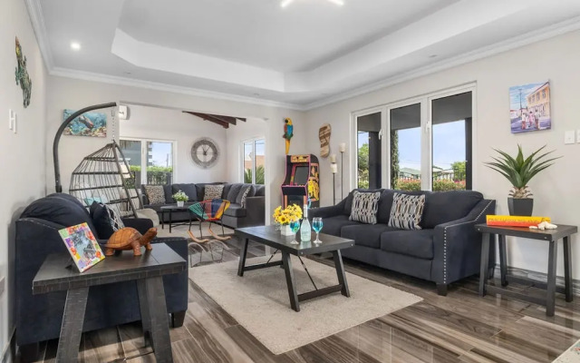3br2ba Great Location Private Pool Amenities
