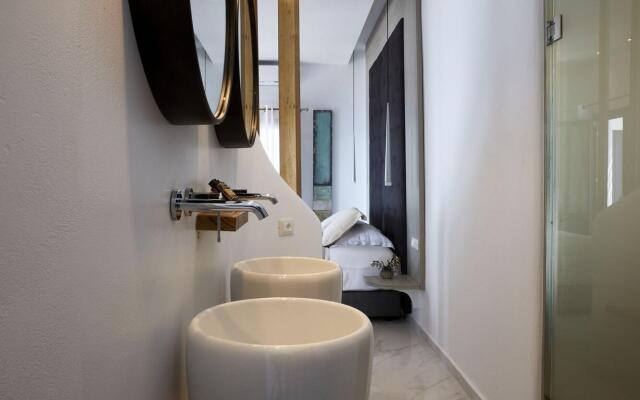 Oia Suites