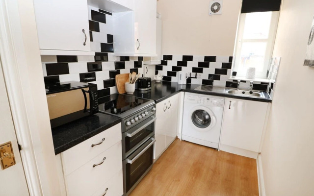Flat 2, 4 St Edmund's Terrace