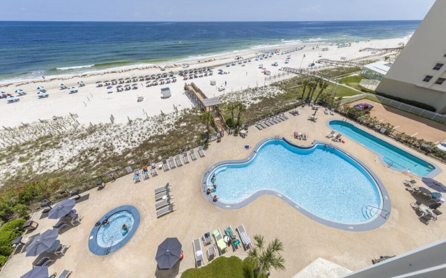 Palacio Condos by Hosteeva