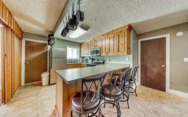 Spacious 3BR, 2BA for 6– Beautiful Area