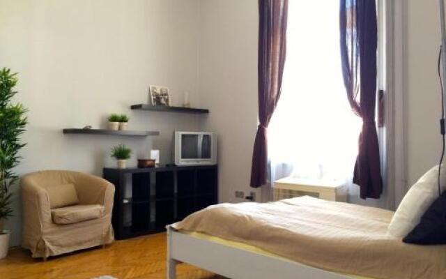 Deak Design Flat
