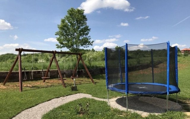 San - With Pool - SA4