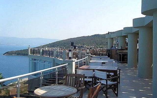 Royal Heights Apartments