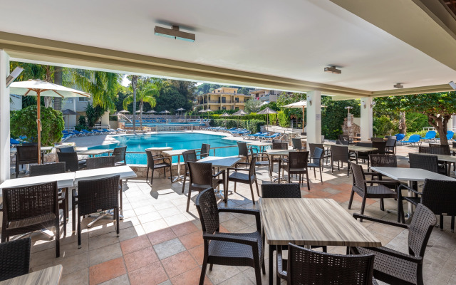 Poseidonia Hotel Apartments