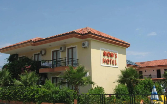 Moms Hotel