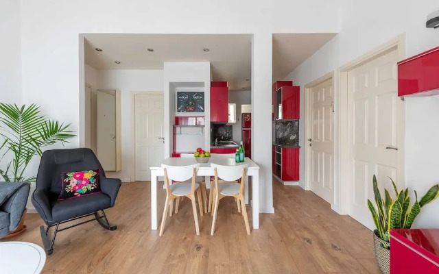 F33 by TLV2RENT