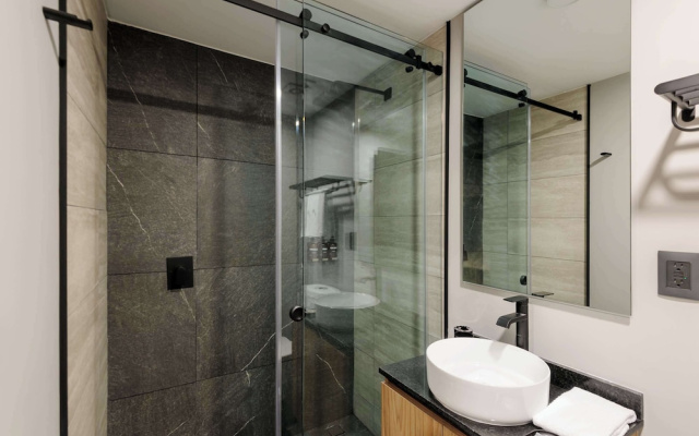 w Urban Vibes 1BR w Balcony in Tabacalera