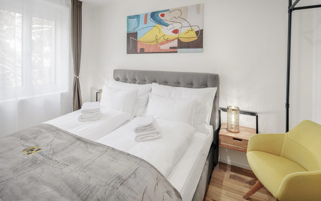 St. Georgen-Strasse Studios by VISIMO - Design. City. Nature