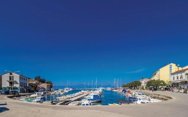 Beautiful Home in Krk With Wifi and 4 Bedrooms