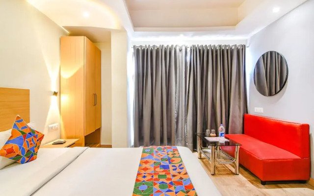 OYO Townhouse 152 Sarat Colony