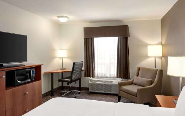 Super 8 by Wyndham Calgary Shawnessy Area