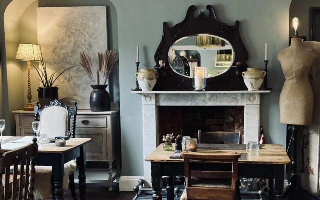 Bridge House Hotel