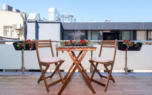 Missafir Flat With Terrace Near Istiklal Street