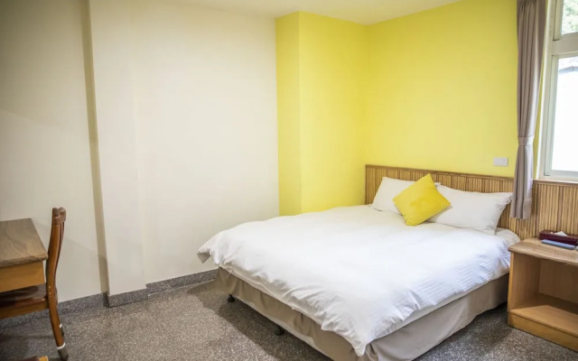 Holiday Hotel