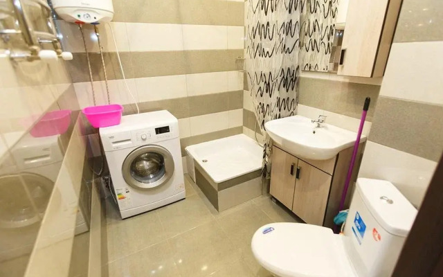 uyutnaya kvartira na beregu Chernogo morya