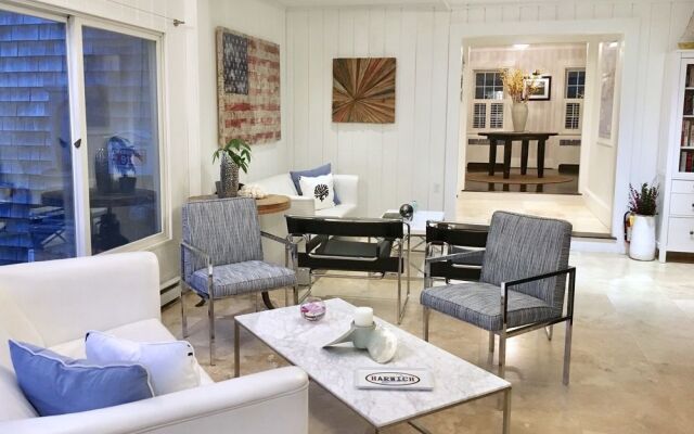 The Platinum Pebble Boutique Inn - Adults Only
