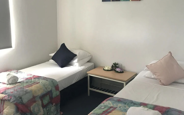Tin Can Bay Budget Accommodation - Hostel