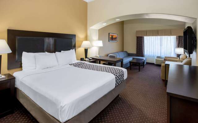 La Quinta Inn & Suites by Wyndham Houston New Caney