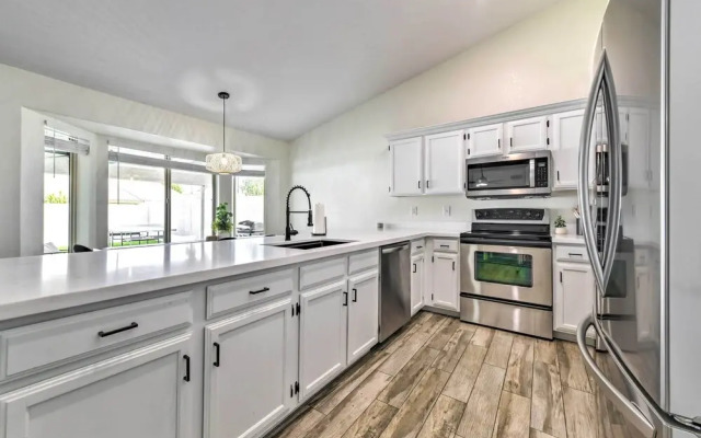 Pool, BBQ & Patio: Gilbert Getaway Near Golfing