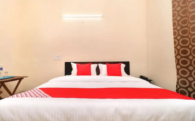 Hotel Sunroof By OYO Rooms