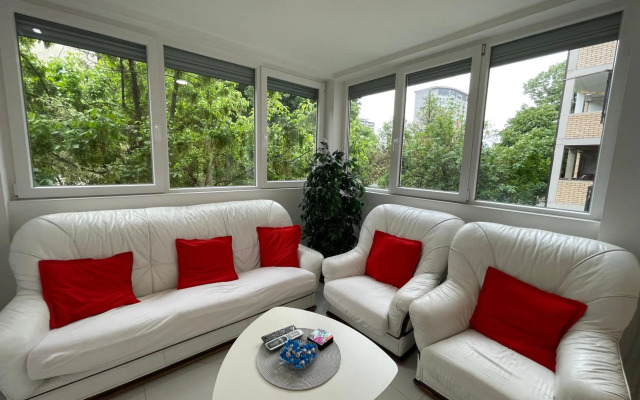 EVAs WorldMap Apartment