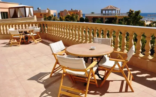 Paradise Club Shoni Bay