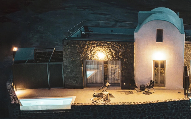 Uranides Luxury Suites