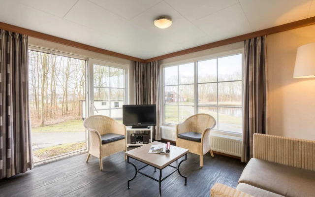 Well Furnished Mobile Home with Microwave near Water